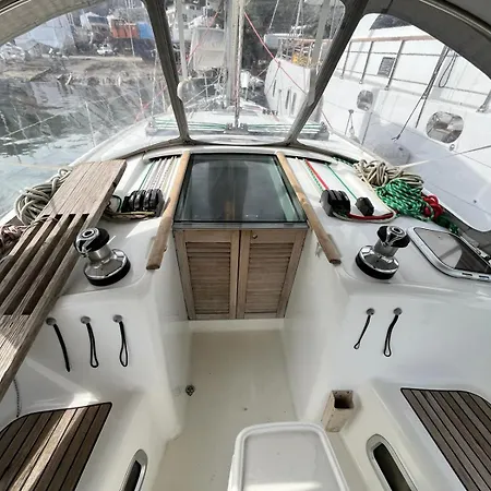 Lion Arslan Ботель